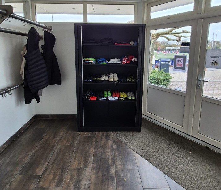Ruilkast voor voetbalkleding en -schoenen